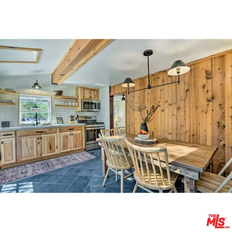 25363 Manzanita Drive, Idyllwild, California 92549