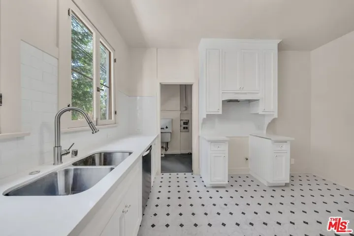 1622 W 25th Street, Los Angeles, California 90007