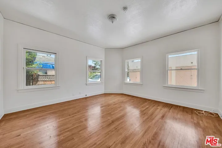 1622 W 25th Street, Los Angeles, California 90007
