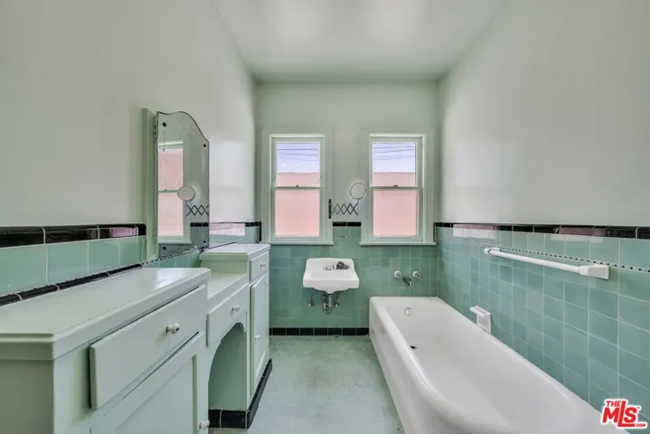1622 W 25th Street, Los Angeles, California 90007