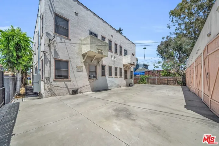 1622 W 25th Street, Los Angeles, California 90007