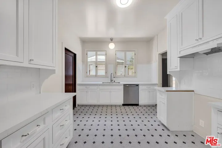 1622 W 25th Street, Los Angeles, California 90007