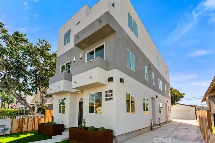138 1/2 W 48th Street, Los Angeles, California 90037