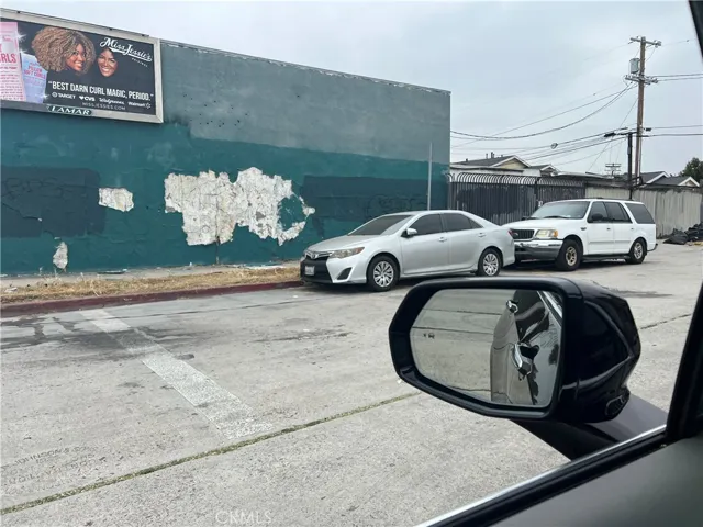 8628 Main Street, Los Angeles, California 90003