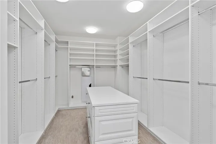 17462 Oakbluffs Lane, Huntington Beach, California 92649
