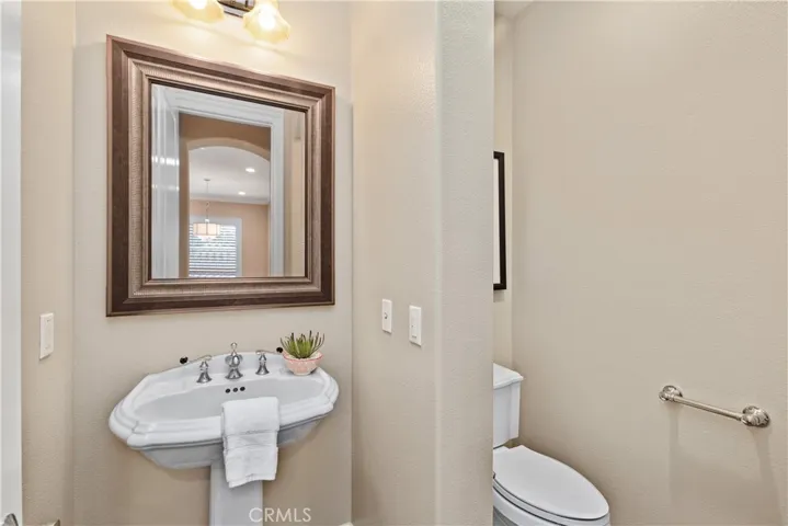 17462 Oakbluffs Lane, Huntington Beach, California 92649