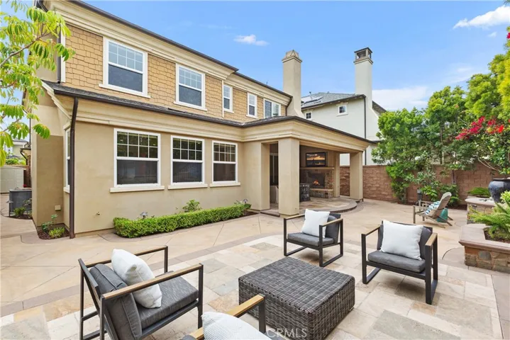 17462 Oakbluffs Lane, Huntington Beach, California 92649