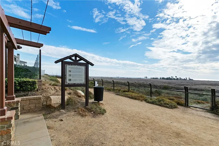 17462 Oakbluffs Lane, Huntington Beach, California 92649