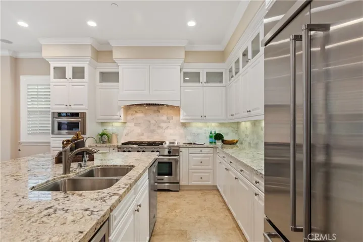17462 Oakbluffs Lane, Huntington Beach, California 92649