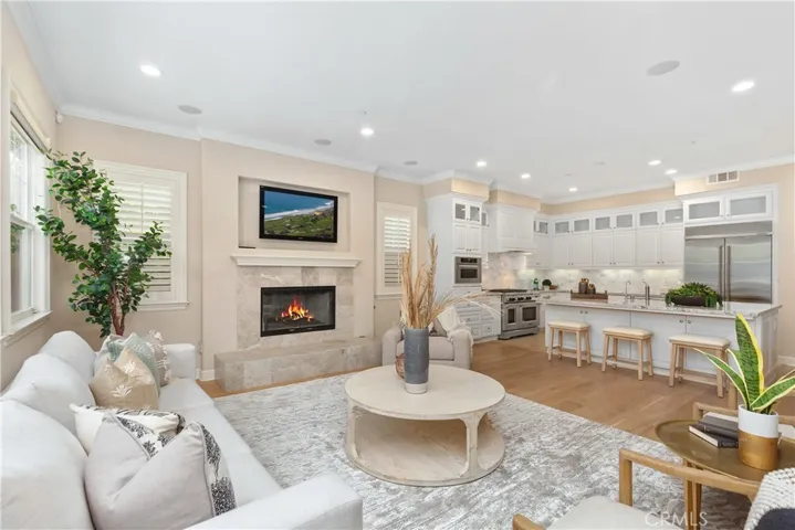 17462 Oakbluffs Lane, Huntington Beach, California 92649