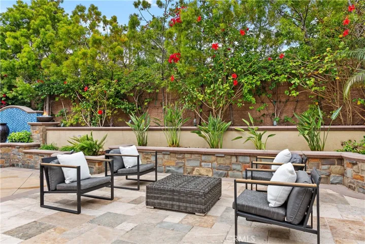 17462 Oakbluffs Lane, Huntington Beach, California 92649