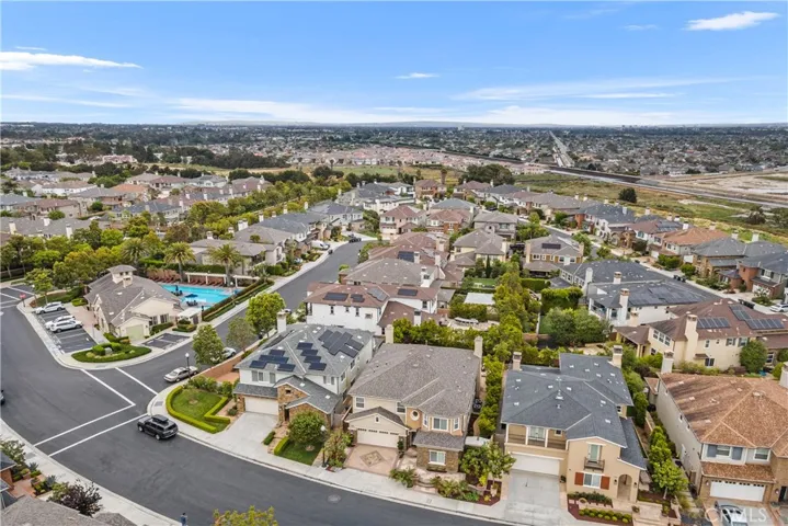 17462 Oakbluffs Lane, Huntington Beach, California 92649