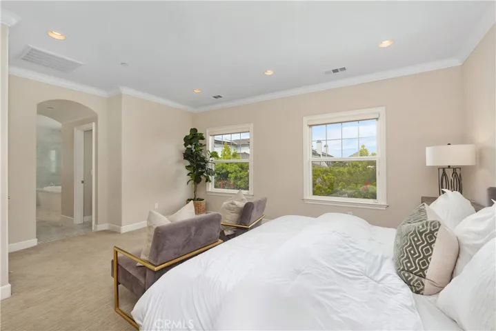 17462 Oakbluffs Lane, Huntington Beach, California 92649