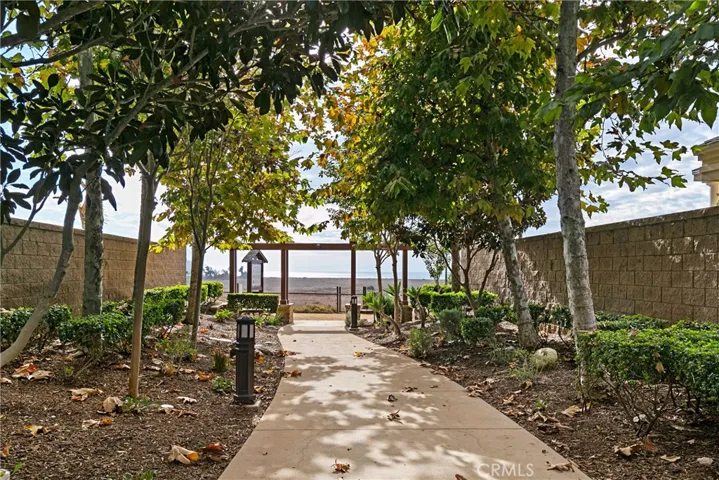 17462 Oakbluffs Lane, Huntington Beach, California 92649