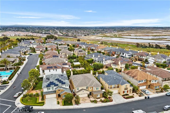 17462 Oakbluffs Lane, Huntington Beach, California 92649