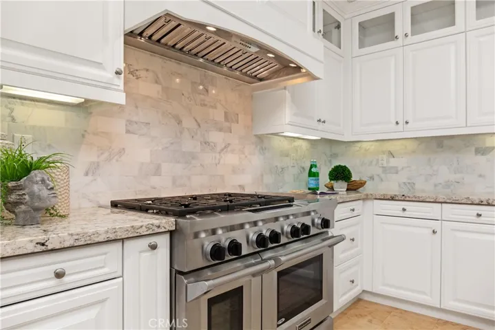 17462 Oakbluffs Lane, Huntington Beach, California 92649