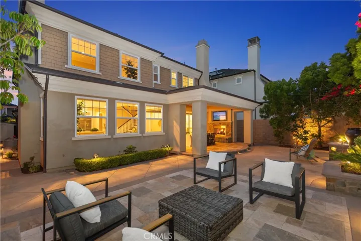 17462 Oakbluffs Lane, Huntington Beach, California 92649