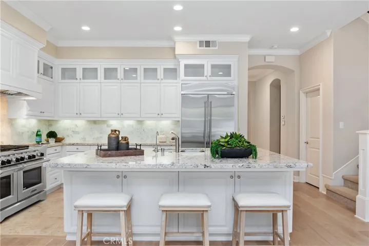 17462 Oakbluffs Lane, Huntington Beach, California 92649