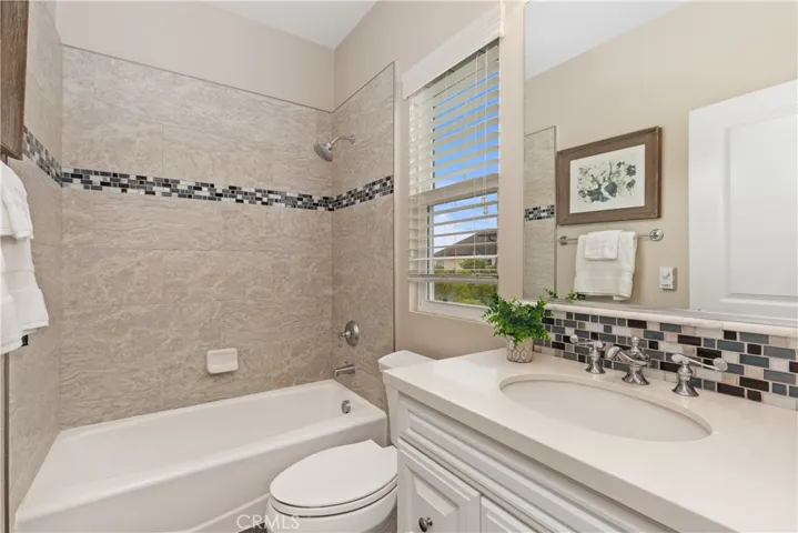 17462 Oakbluffs Lane, Huntington Beach, California 92649