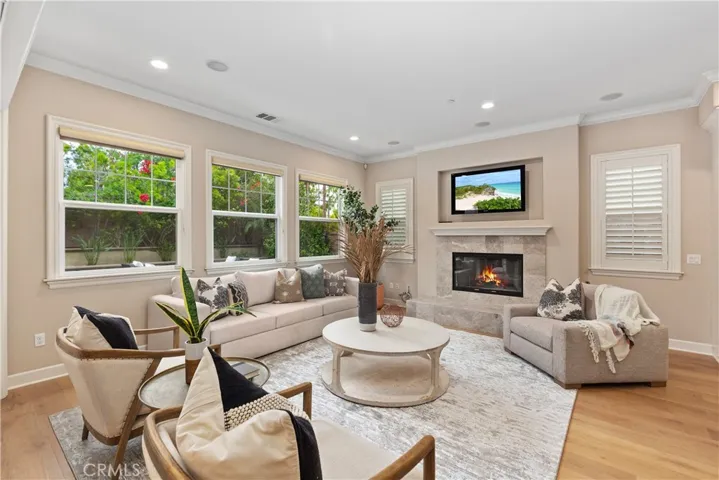 17462 Oakbluffs Lane, Huntington Beach, California 92649