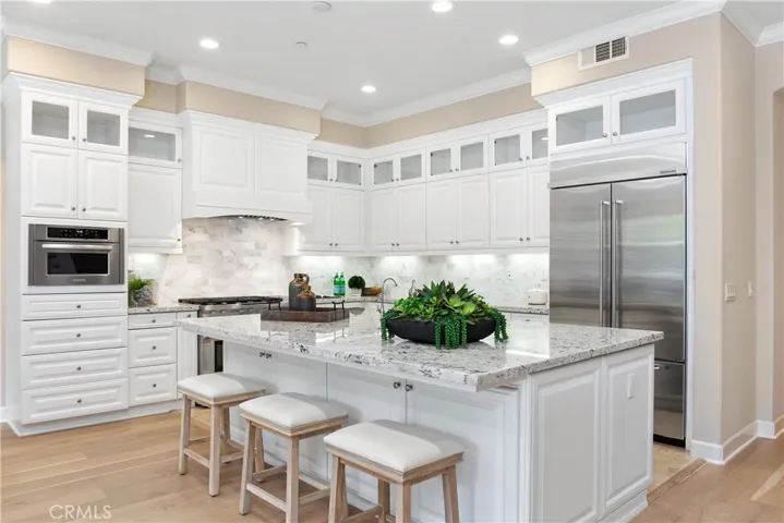17462 Oakbluffs Lane, Huntington Beach, California 92649