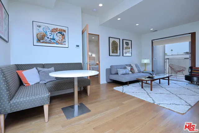 1546 S Spaulding Avenue, Los Angeles, California 90019
