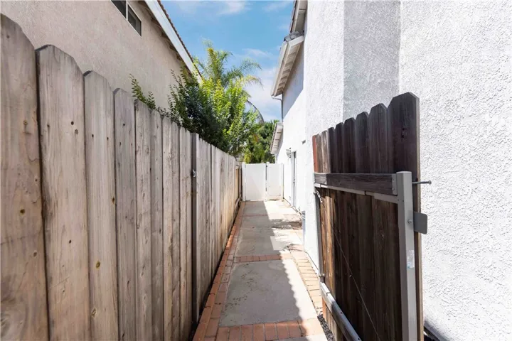 25088 Camino Mancho, Murrieta, California 92563