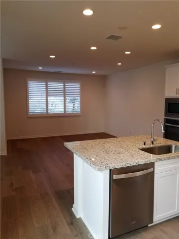 719 Beacon, Irvine, California 92618