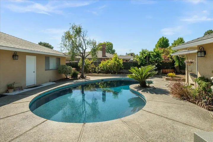 13124 Via Ranchero Drive, Saratoga, California 95070