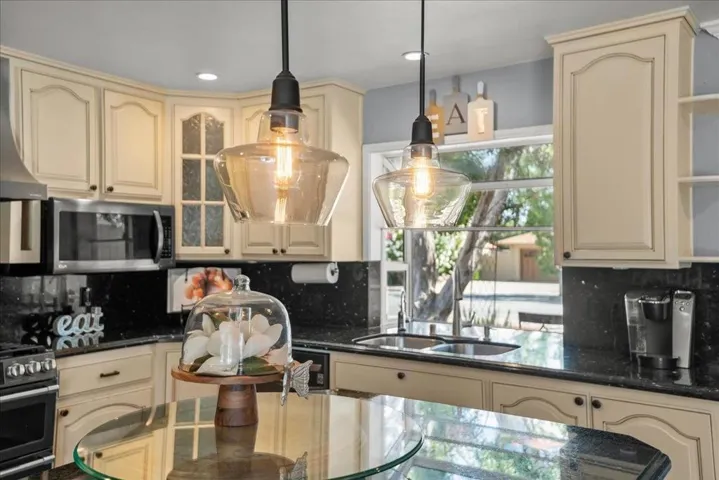 13124 Via Ranchero Drive, Saratoga, California 95070