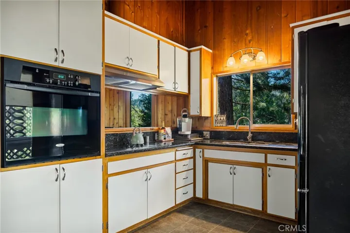 23717 Zuger Drive, Crestline, California 92325