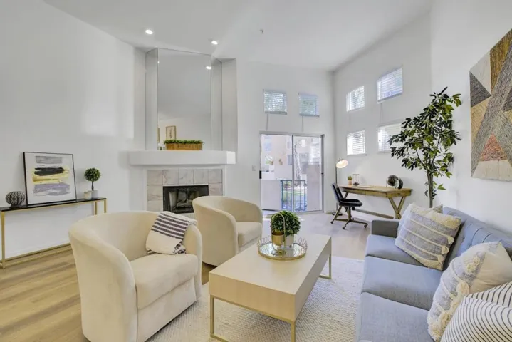 978 Alpine Terrace 4, Sunnyvale, California 94086