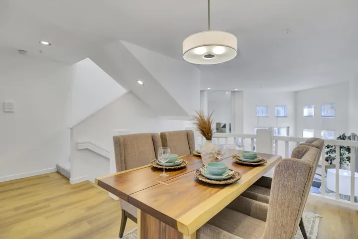 978 Alpine Terrace 4, Sunnyvale, California 94086