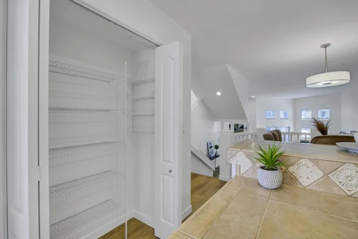 978 Alpine Terrace 4, Sunnyvale, California 94086