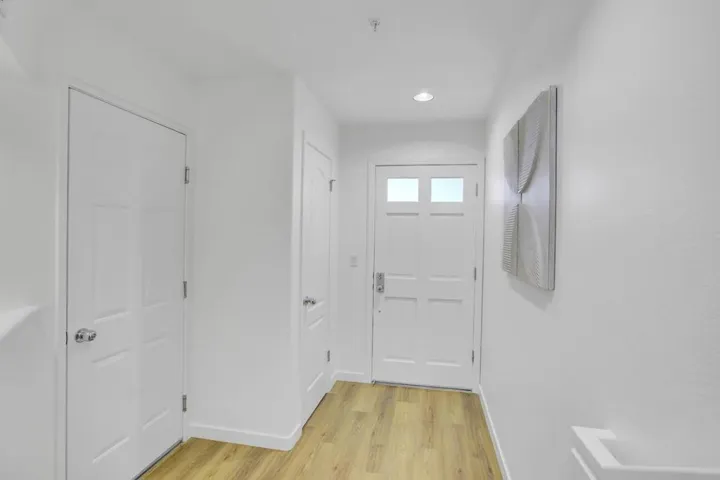978 Alpine Terrace 4, Sunnyvale, California 94086