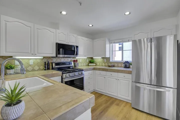 978 Alpine Terrace 4, Sunnyvale, California 94086