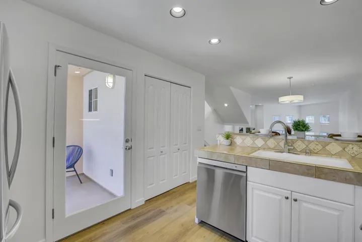 978 Alpine Terrace 4, Sunnyvale, California 94086