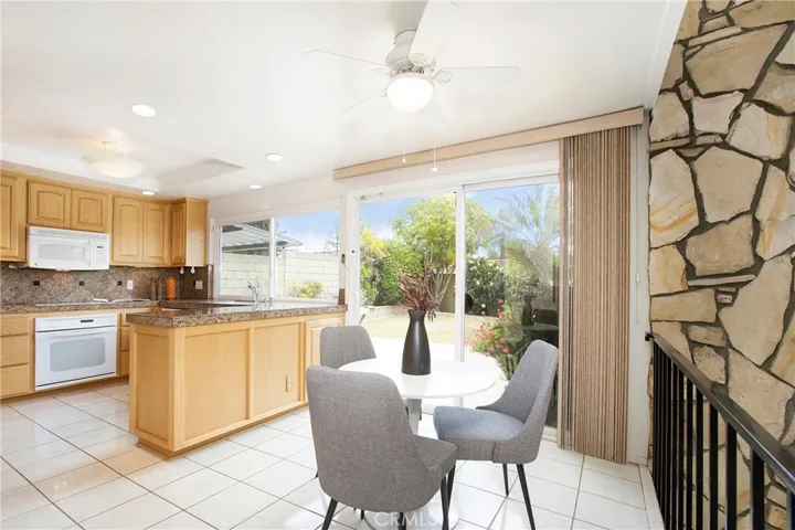 Casual dining in kitchen area