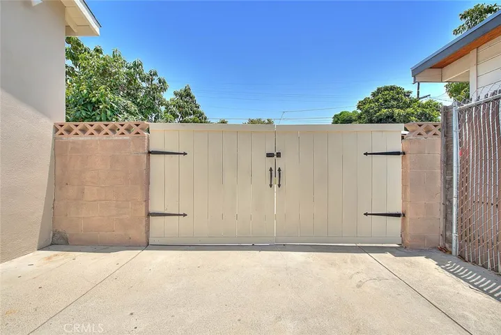 917 S Campus Avenue, Ontario, California 91761