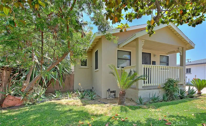 Such a cute home