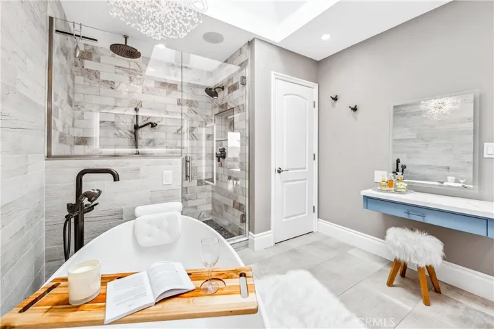 Make-up vanity bedroom 4 suite