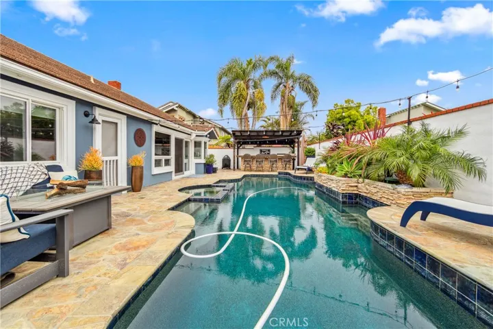 5522 Mossvale Circle, Huntington Beach, California 92649