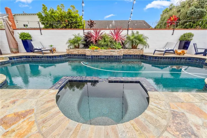 5522 Mossvale Circle, Huntington Beach, California 92649