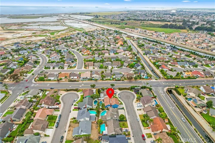 5522 Mossvale Circle, Huntington Beach, California 92649