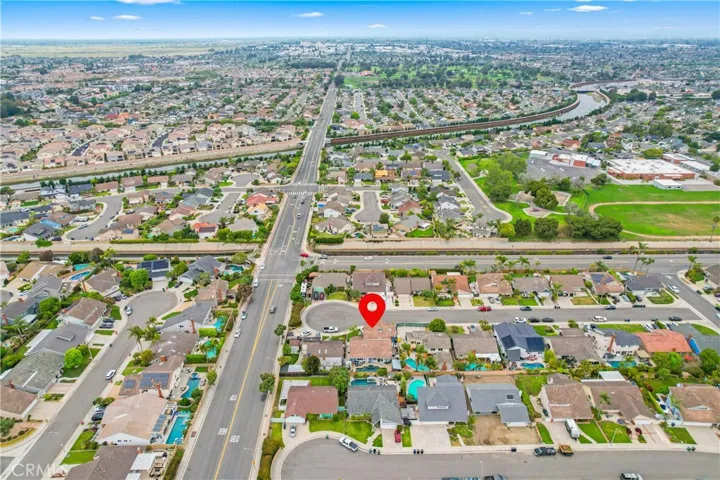 5522 Mossvale Circle, Huntington Beach, California 92649