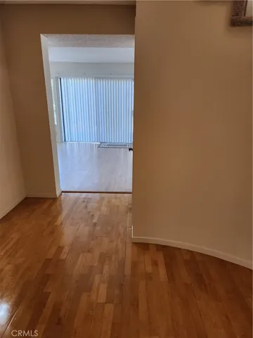 Hallway leading  to familyroom