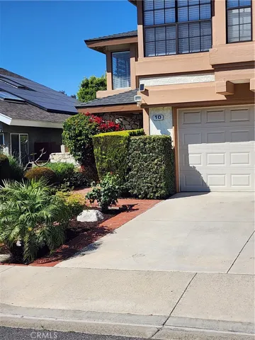 Nicely landscaped front yard for added curb appeal