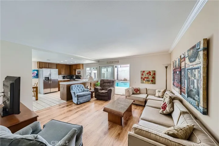 6792 Silver Beach Circle, Huntington Beach, California 92648