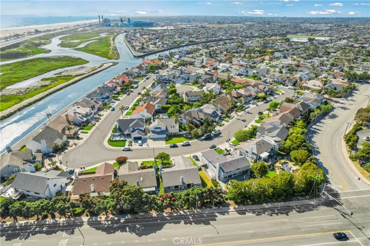 22382 Wallingford Lane, Huntington Beach, California 92646