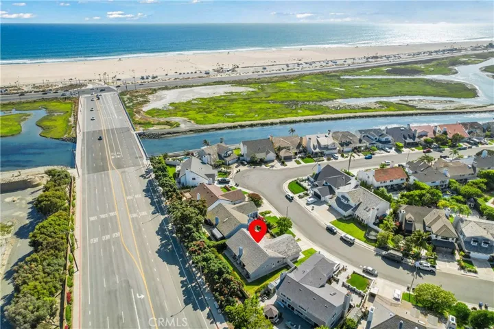 Pristine neighborhood with no through streets. Very close to the beach!